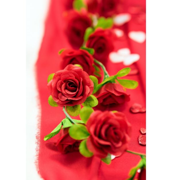 ARTICLES DE FETE-GUIRLANDE FLORALE-GUIRLANDE DE ROSES ROUGES-GUIRLANDE ROSES ROUGES
