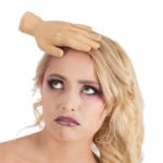 FETESETOCCASIONS-HALLOWEEN-ACCESSOIRESPOURCHEVEUX-SERRETETE-MAIN-LATEX