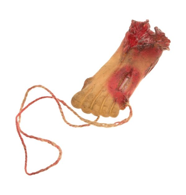 FETESETOCCASIONS-HALLOWEEN-DECORATIONDETABLE-PIED-LATEX-ENSANGLANTE