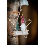 centre-de-table-bois-noel-gnome-8-leds-sur-tronc-bois-neige-24cm