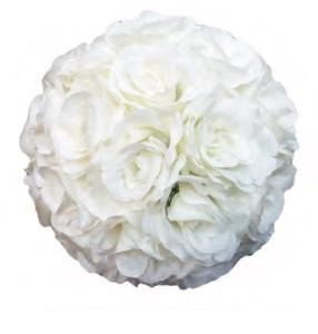 Une boule composée de fleurs en tissu blanches, Ø 20cm – Image 1
